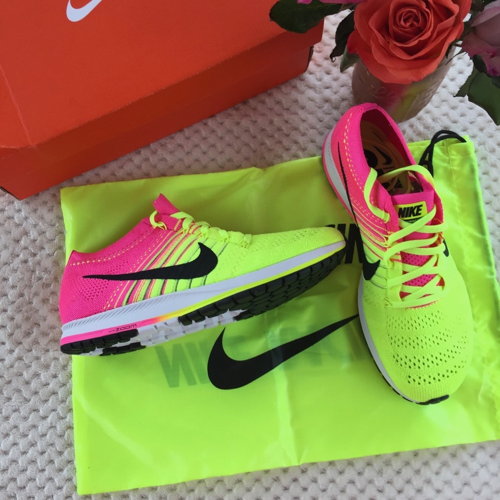 NEW! Nike Flynit Streak MENS 9 / Women 10.5 Unisex - Picture 3 of 7
